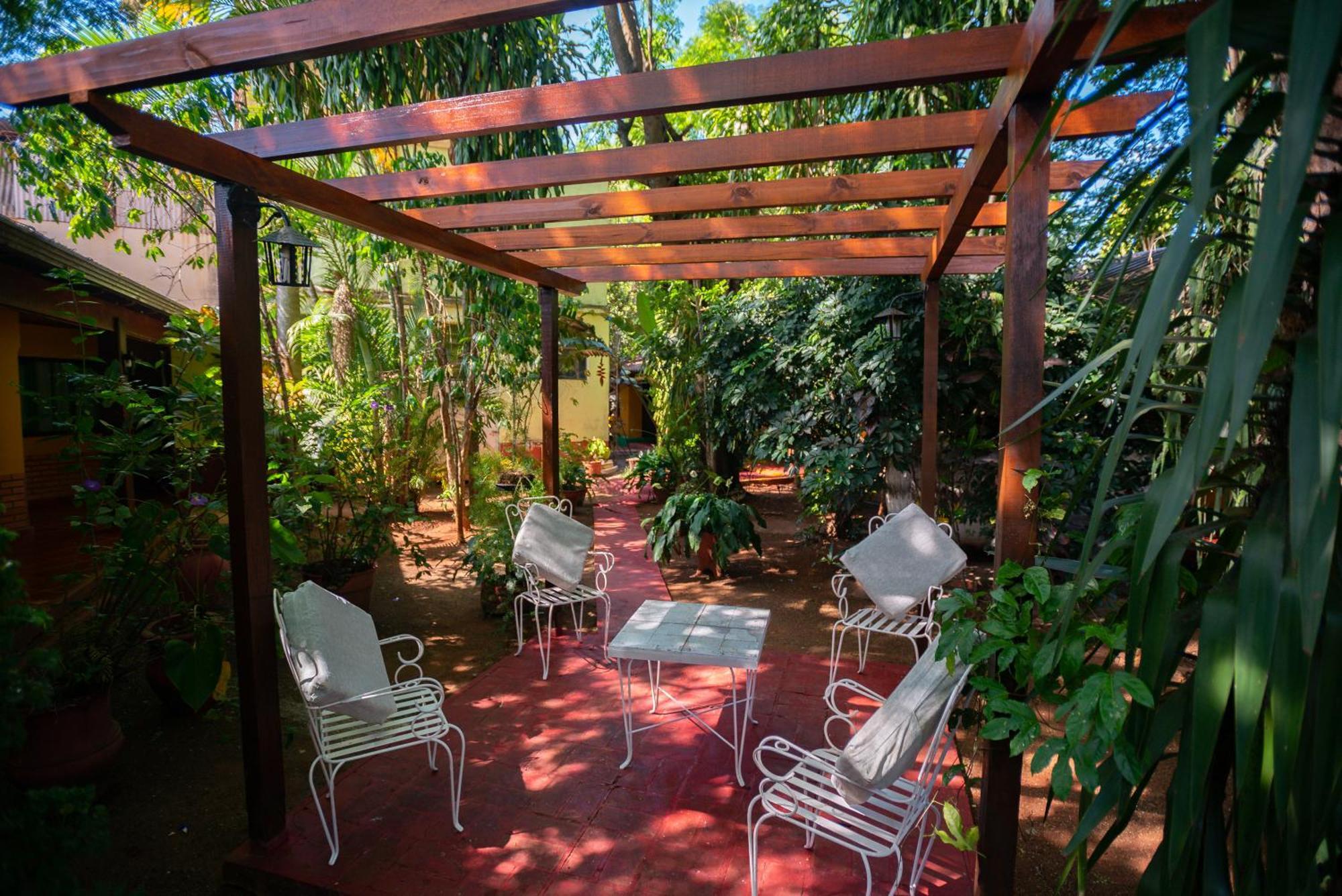 Hosteria Los Helechos Puerto Iguazu Exterior photo